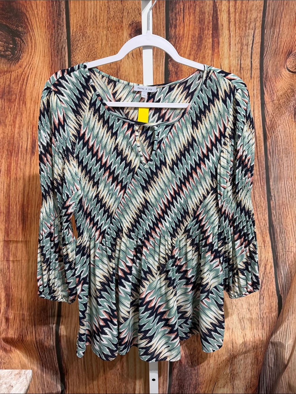 Floral & Ivy Chiffon Keyhole Blouse Size Large